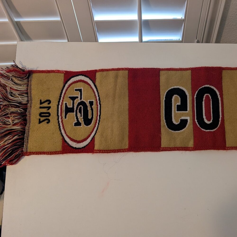 San Francisco 49ers Gloves + Scarf